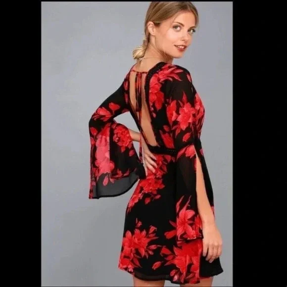Lulu’s Feel the Love Black & Red Floral Print Bell Sleeve Size S - Picture 4 of 16